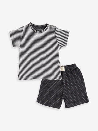 Half sleeve black stripe pattern in white t-shirt & shorts for baby - Kidulan