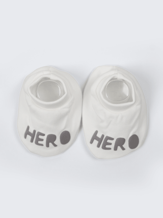 Baby Cap, Mittens & Booties Set – Polka Dot Hero - Kidulan
