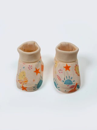 Newborn Cap, Mittens & Booties Set – Cream Print - Kidulan