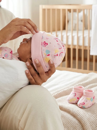 Newborn Cap, Mittens & Booties Set – Pink Print - Kidulan