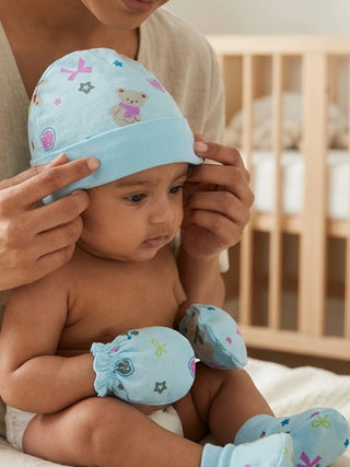 Newborn Cap, Mittens & Booties Set – Blue With Bear Print - Kidulan
