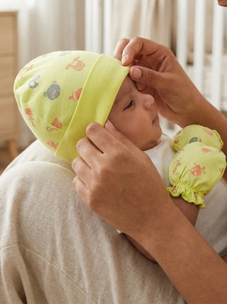 Newborn Cap, Mittens & Booties Set – Yellow Print - Kidulan