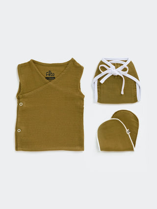 5 - Piece Newborn Gift Bundle – Farm Bibs, Hooded Towel & Muslin Jabla Set - Kidulan